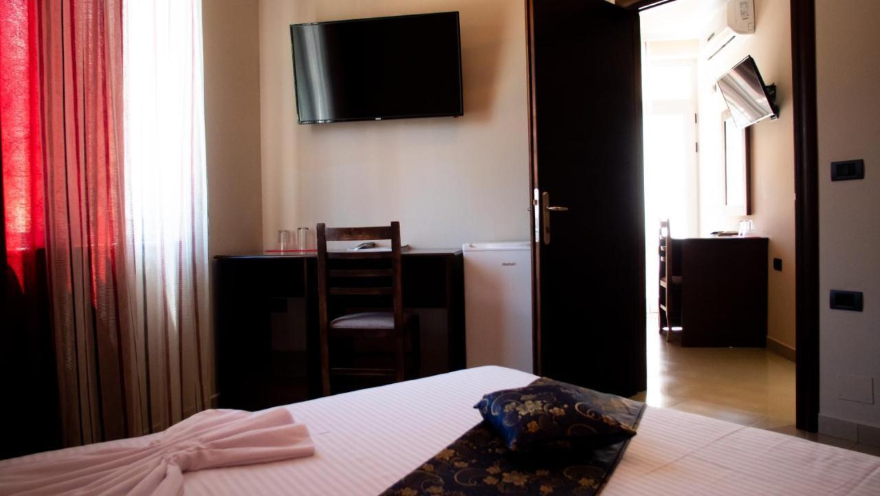 Alvero Hotel Përmet Екстериор снимка