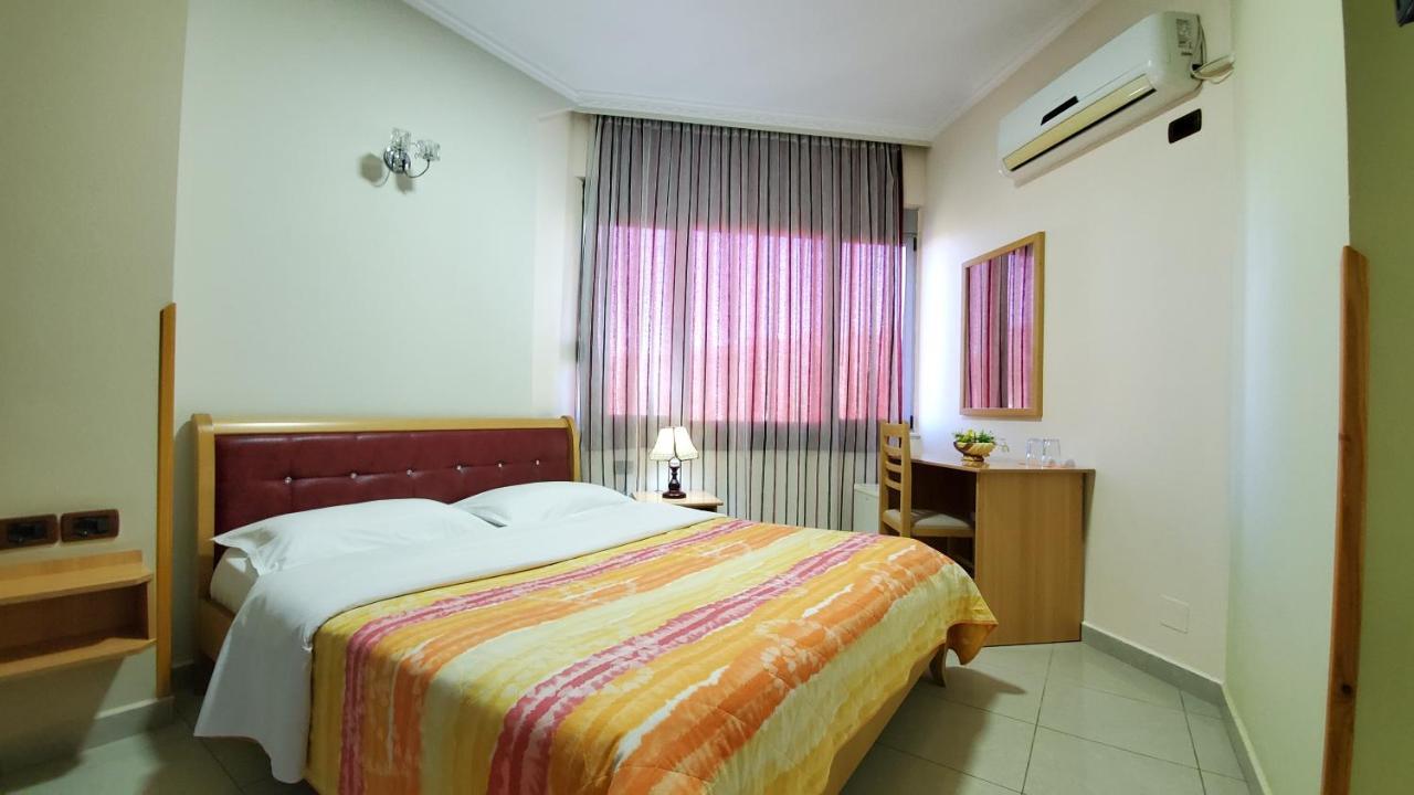 Alvero Hotel Përmet Екстериор снимка